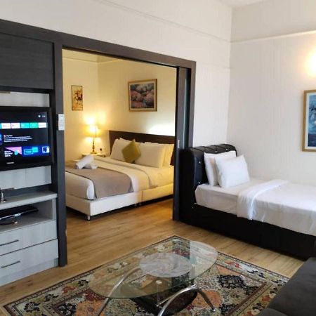 Suites At Times Square Kl Куала-Лумпур Экстерьер фото